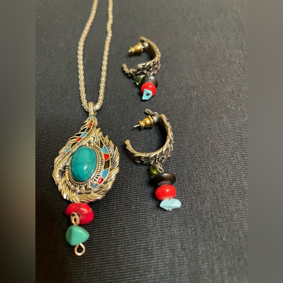 Turquoise & Silver Jewelry - Necklaces (2) & Earring (1) - Picture 4 of 11